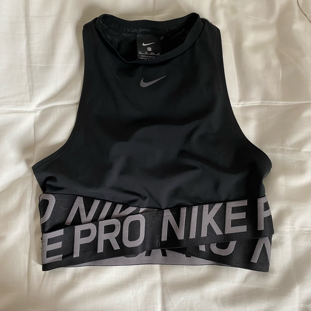 Nike pro criss cross tank size xs